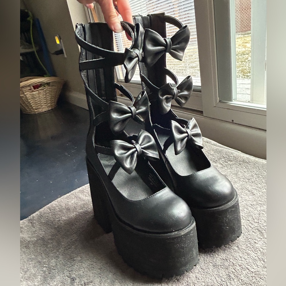 Black Platform Bow Heels